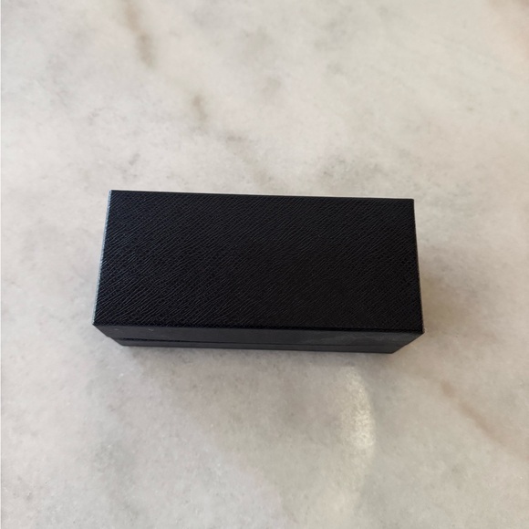 Small Prada Box - Picture 4 of 4